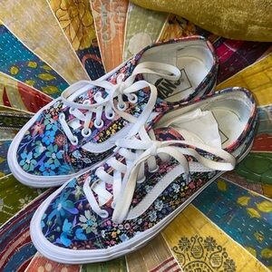 Vans Low Top Floral Sneakers in Blue, Pink, Green Size 7